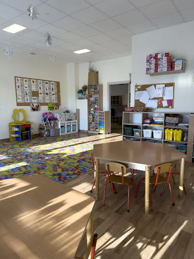 CHATKA PROFESORA NIEDŹWIADKA - Niepubliczne Przedszkole Suwałki i Żłobek Suwałki